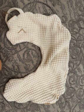 Organic OEKO-TEX Cream Waffle Knit Nursing Pillow Cover